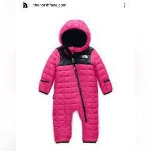 🔴 NorthFace,Infant Thermoball Snowsuit, eco bunting 12 - 18 moPink and Black